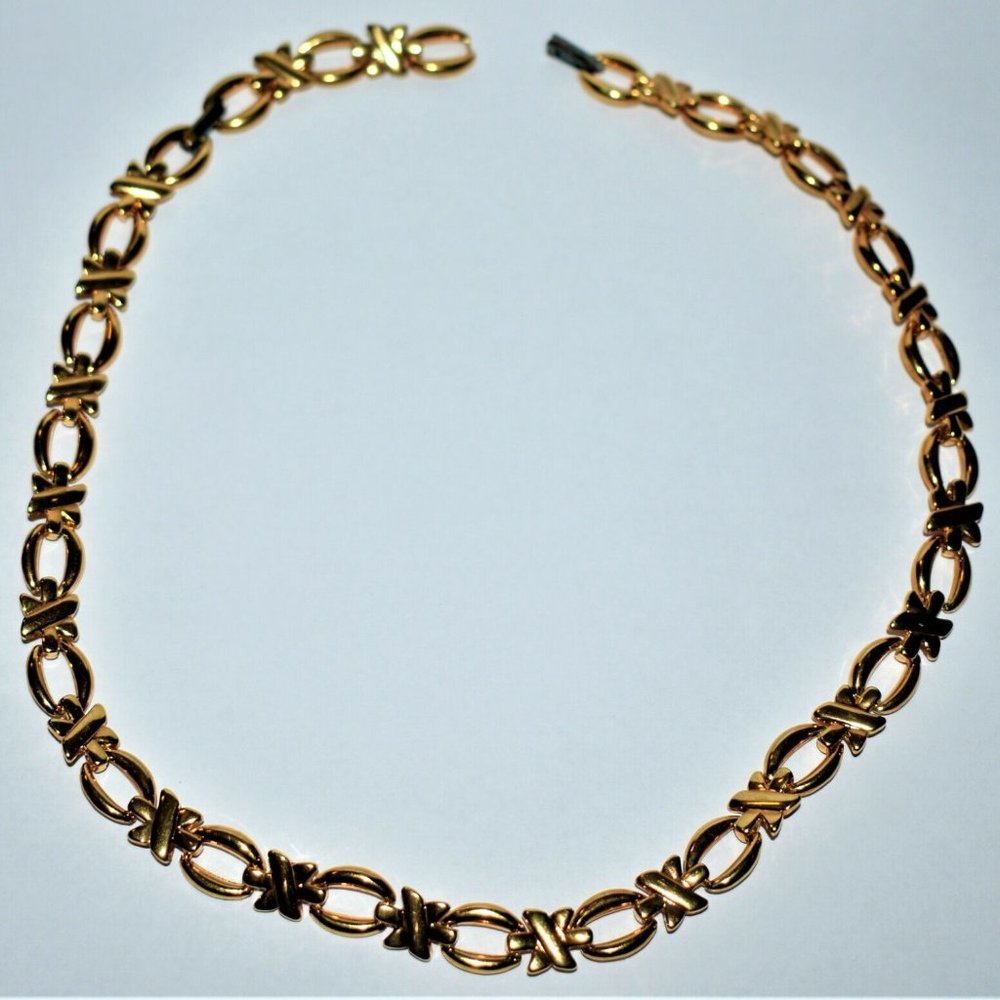 Avon 2003 Goldtone "XO" Necklace 17 1/2" w/ Extension New no Tags, Original Box